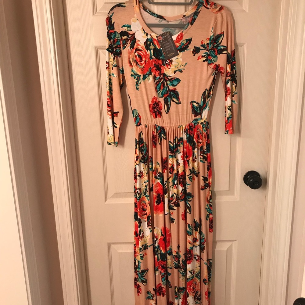 Never Worn! Modest Maxi Dress 💕